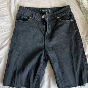 Långa shorts  - Svarta Långa shorts 