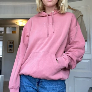 Hoodie🌸 - Rosa hoodie, knappt använd i fint skick! Storlek S från Monki