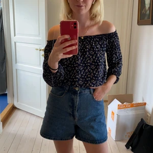 Off shoulder blus - Blus från brandy Melville , one size 🌸 