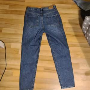 Gina tricot jeans size 36 sparsamt använda