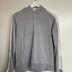 GANT Hoodie  - Snygg GANT Hoddie, inköpt på Johnells 