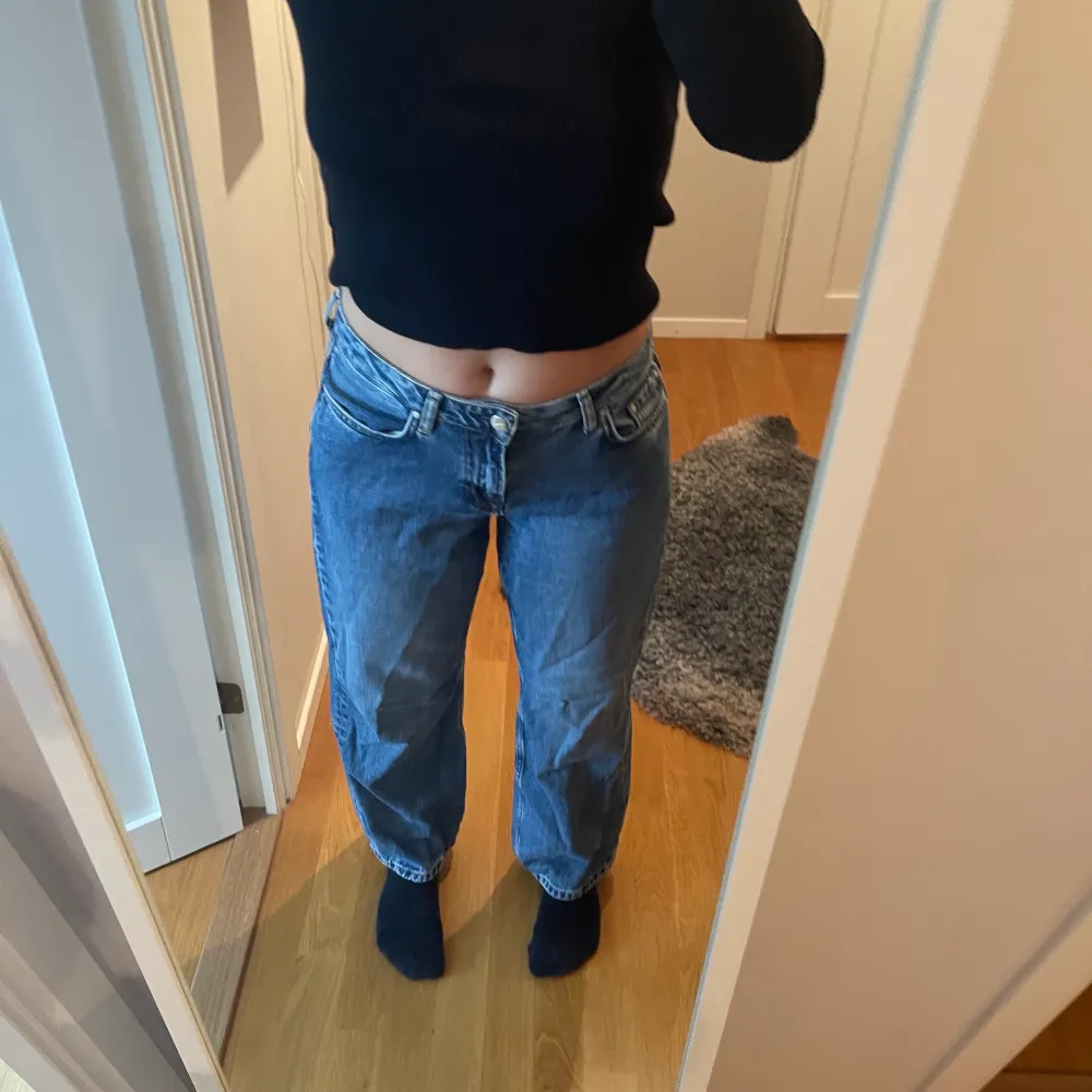 Dua Lipas pepe Jerna (märke på åhelens) nästan aldrig använda, skit snygga!! Men för korta för mig därför jag säljer dom :// Frakt står för köparen!! . Jeans & Byxor.