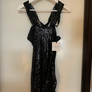 Ny klänning  - Ny partyklänning med lappen kvar storlek xs