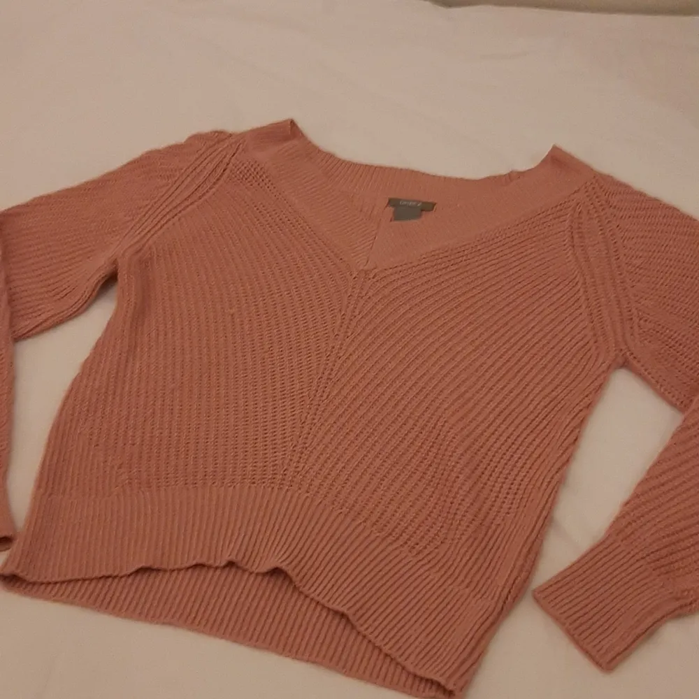 Sweater in average condition. size-S  LINDEX. Blusar.
