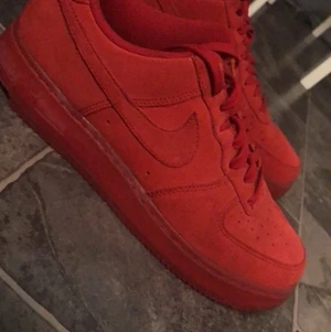 Skor  - Hej jag säljer mina Nike skor i storlek 43  