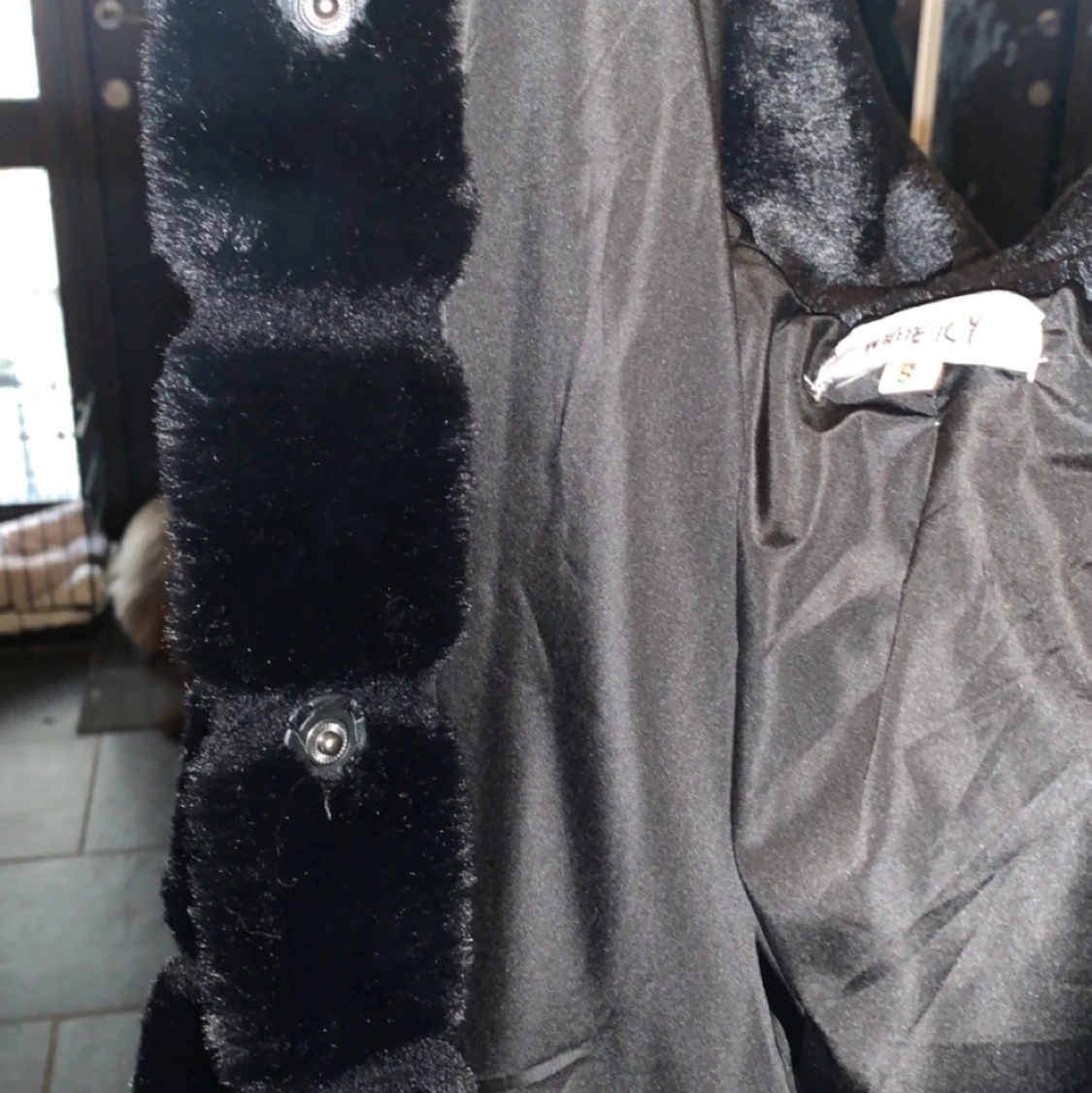 Svart päls kappa - 91