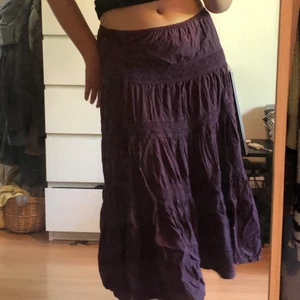 Fairy kjol - Super härlig lila ish kjol som jag köpte second hand ett tag tillbaka men tyvärr inte riktigt kommit till användning. Den är i bra skick och är väldigt bekväm! Om många är intresserade blir det budgivning!!<33
