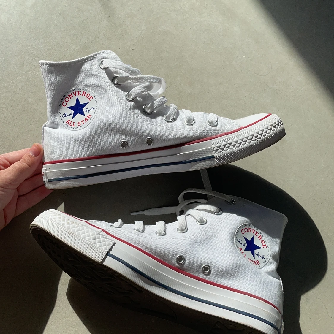 Helt nya vita Converse   - 91