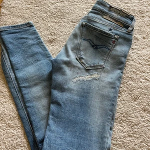 Replay jeans - Ursnygga replayjeans. Helt oanvända, storlek 24