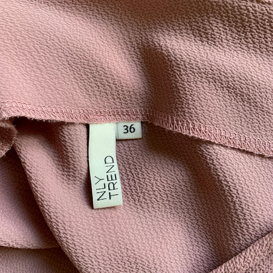 Topp med öppen rygg  - 91