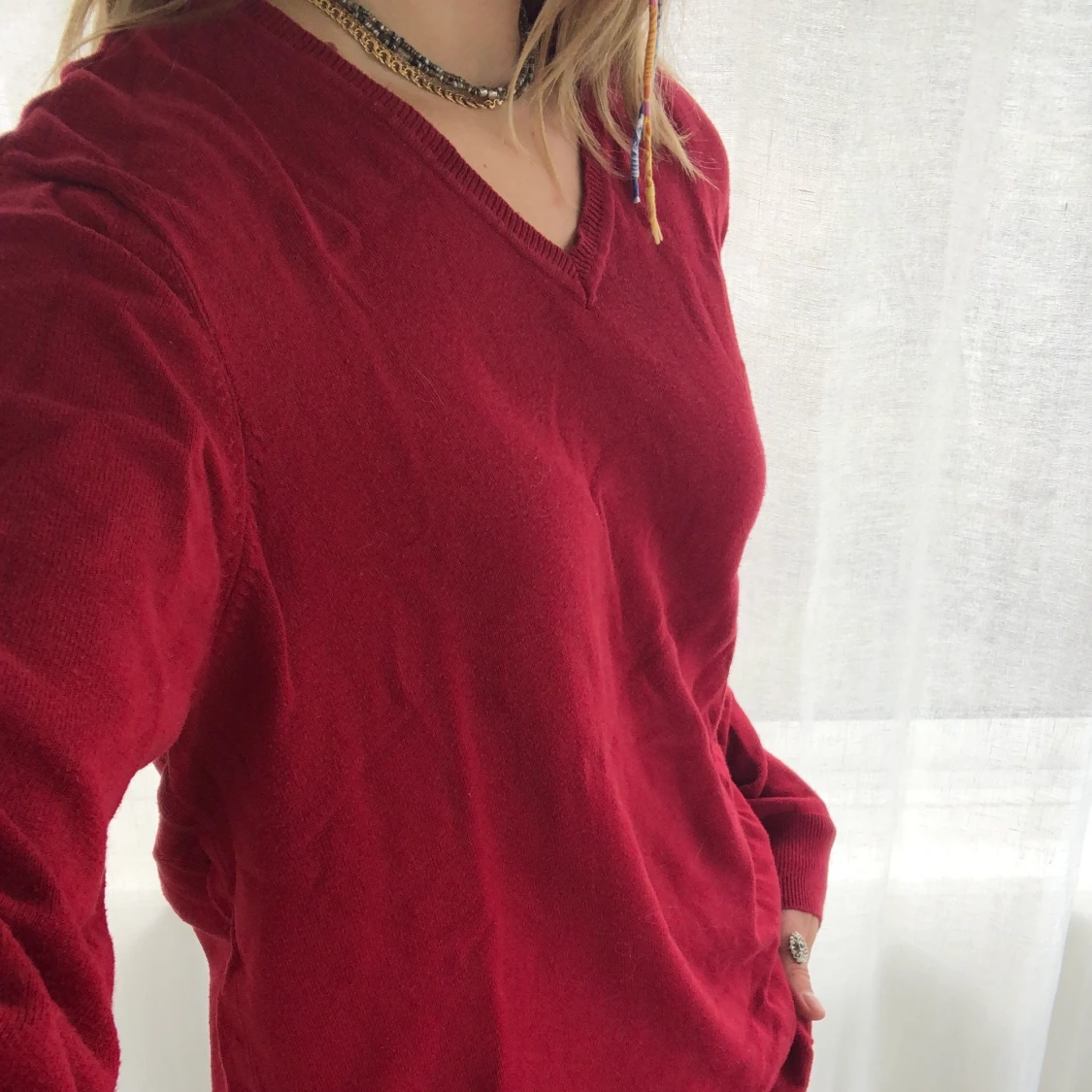 Röd stickad tröja