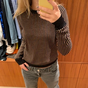 Scotch & soda tröja - Randig och glittrig scotch & soda tröja. Använd 1 gång. Nypris 999kr. Storlek S