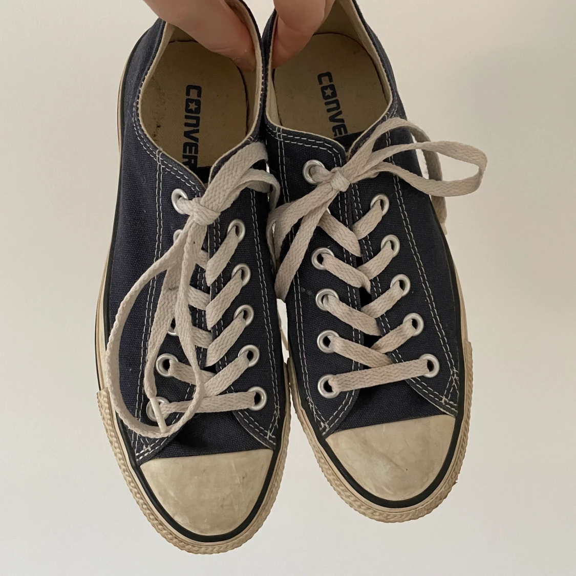 Low top navy converse - 90
