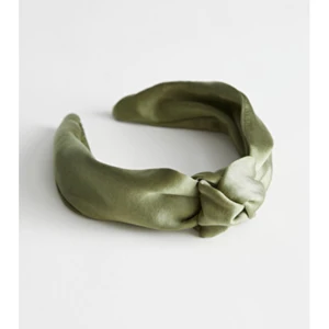 Diadem - Satindiadem från & other stories. Använt 1 gång