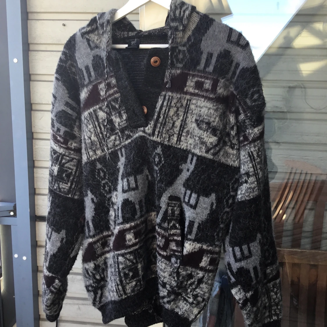 En hoodie tröja  - 90