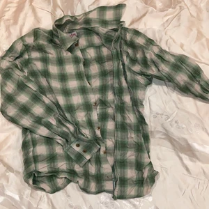 Skjorta - Najs skjorta som aldrig använts! :)