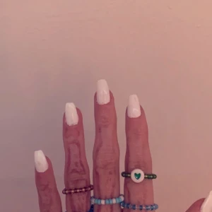 Ringar till salu - Finns i alla olika färger bara att skriva om ni vill köpa.            