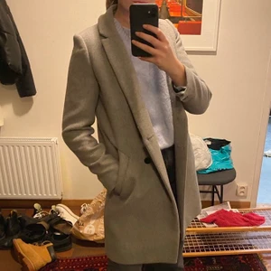 Grå kappa - Jättefin grå kappa från zara🖤