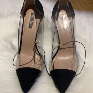 Helt nya svarta/transparent klackskor - De är helt oanvända! 