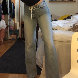 Vida jeans - Vida/straight jeans från monki 🦋 fint skick