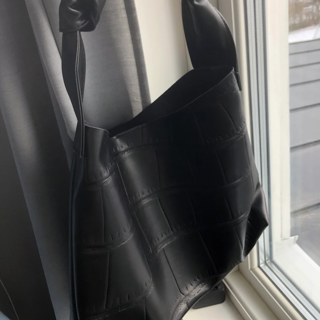 Rymlig svart väska! - 91