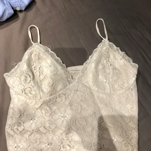 Linne - Lätt linne, kan fås med på köpet vid köp av annat ifrån min sida. Bara säga till isånnafall!