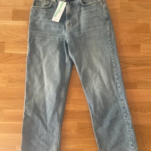 Gina Tricot  - Helt nya jeans 