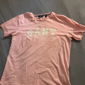 Pink Gant T-shirt  - Använd Max 5 gånger 