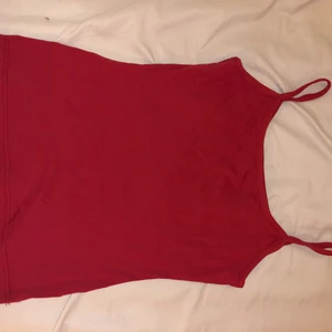 Rosarött linne - Passar xs/s. Möts upp på Södermalm eller fraktar men då står köparen för frakten!