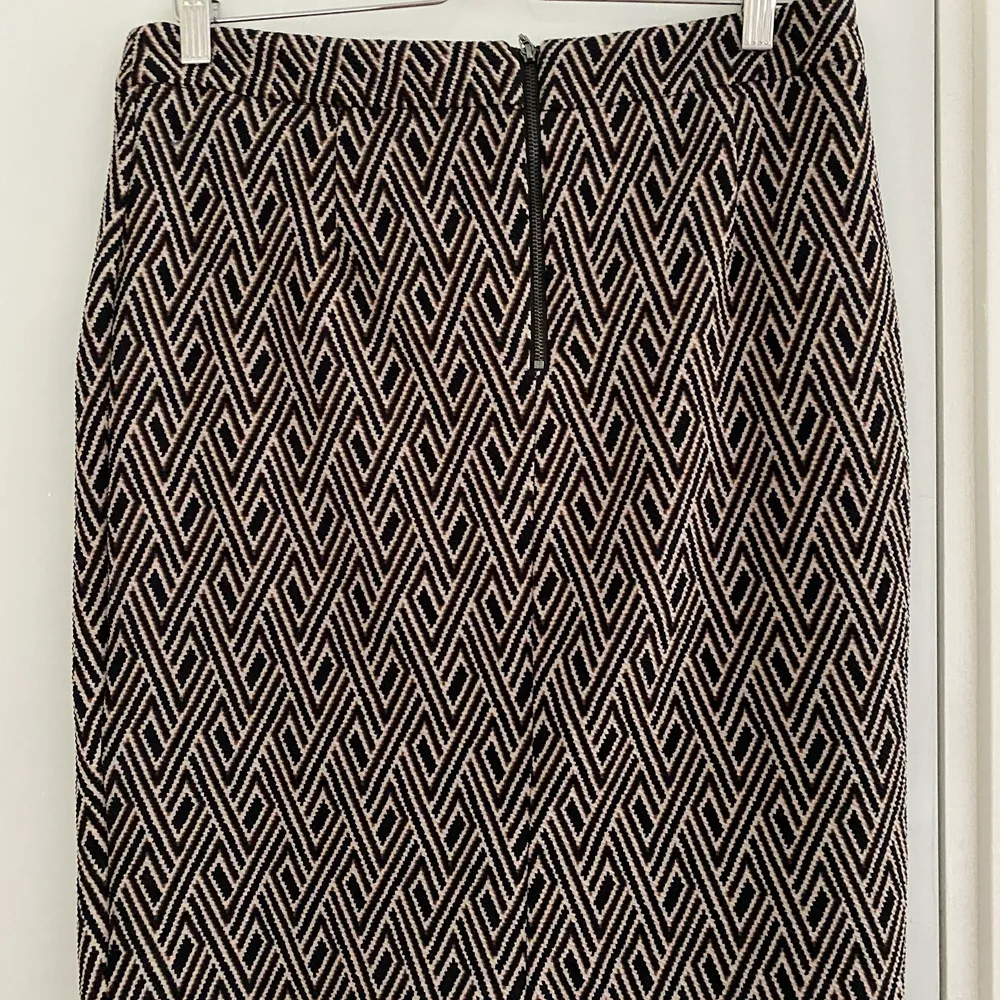 Super cool, retro vibe skirt from Smashed Lemon. Belongs to my mum, in great condition but she hasn’t worn it in a long time and thinks someone else will enjoy it more 🤎🤎. Kjolar.