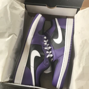 Jordan 1 low court purple black - Helt nya