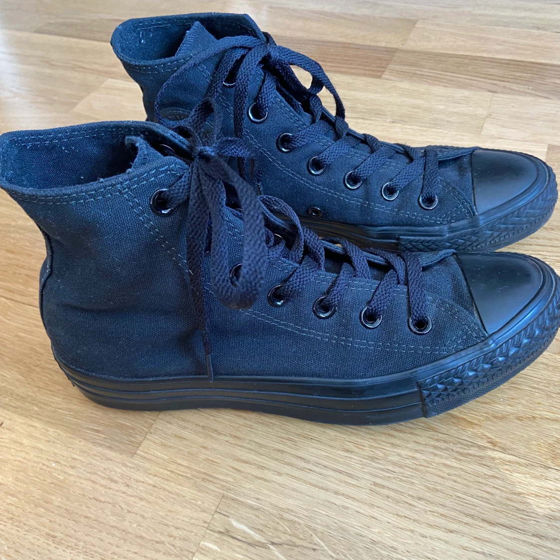 Svarta converse - 90