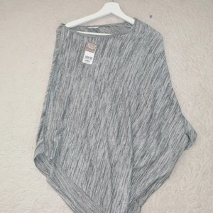 Kofta (helt ny) storlek S-M - Helt ny och oanvänd. Köpt från Turkiet. Materialet är bra och i storlek S till M. 