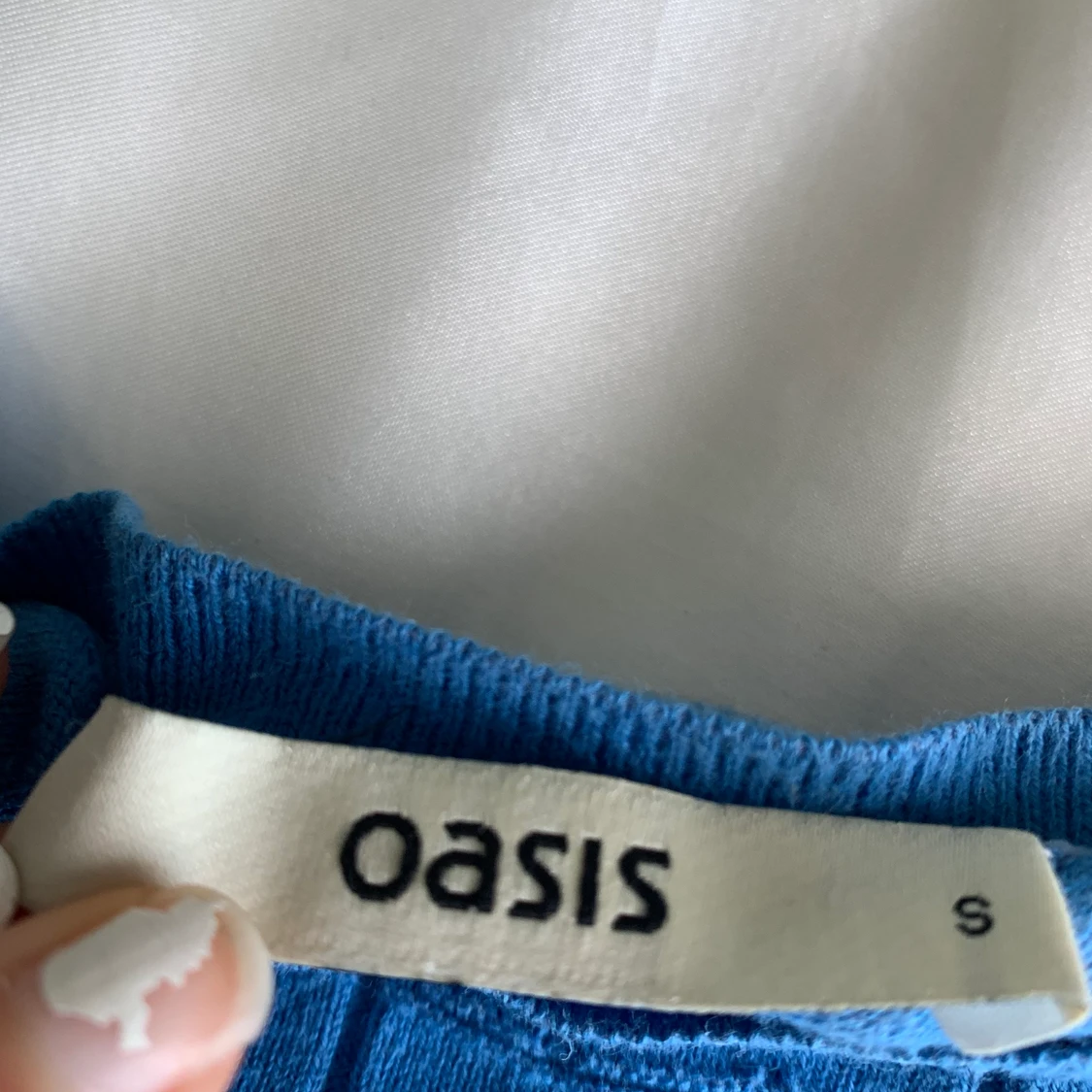 Blå tröja med trekvarts armar, str S - 91