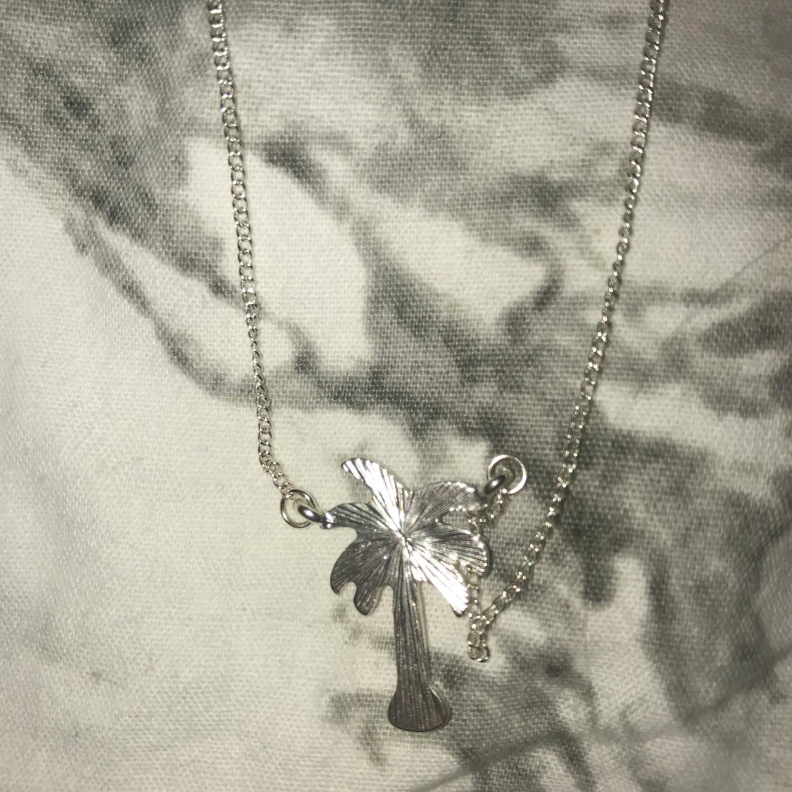 Oanvänt halsband  - 90