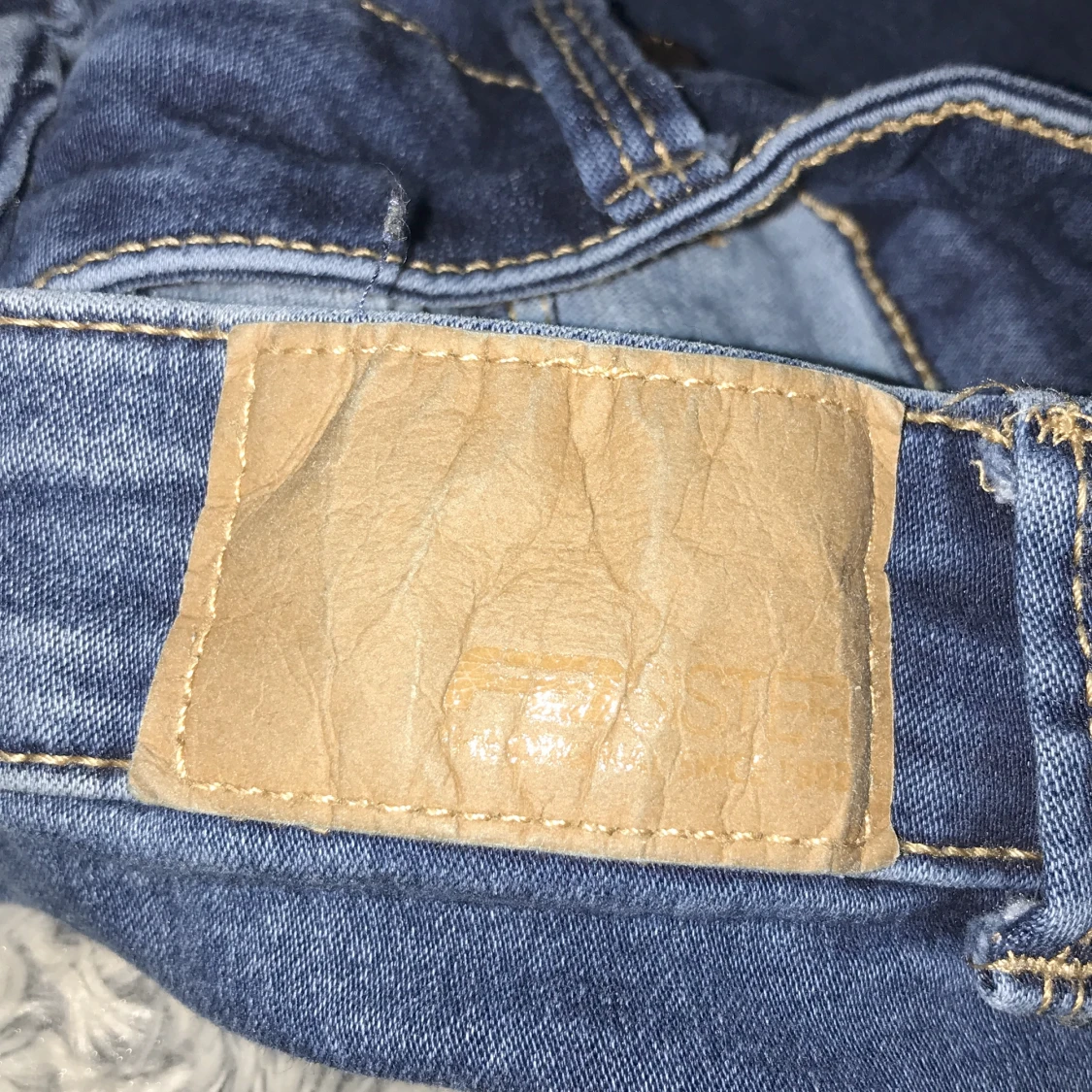 Mörk blåa jeans - 91