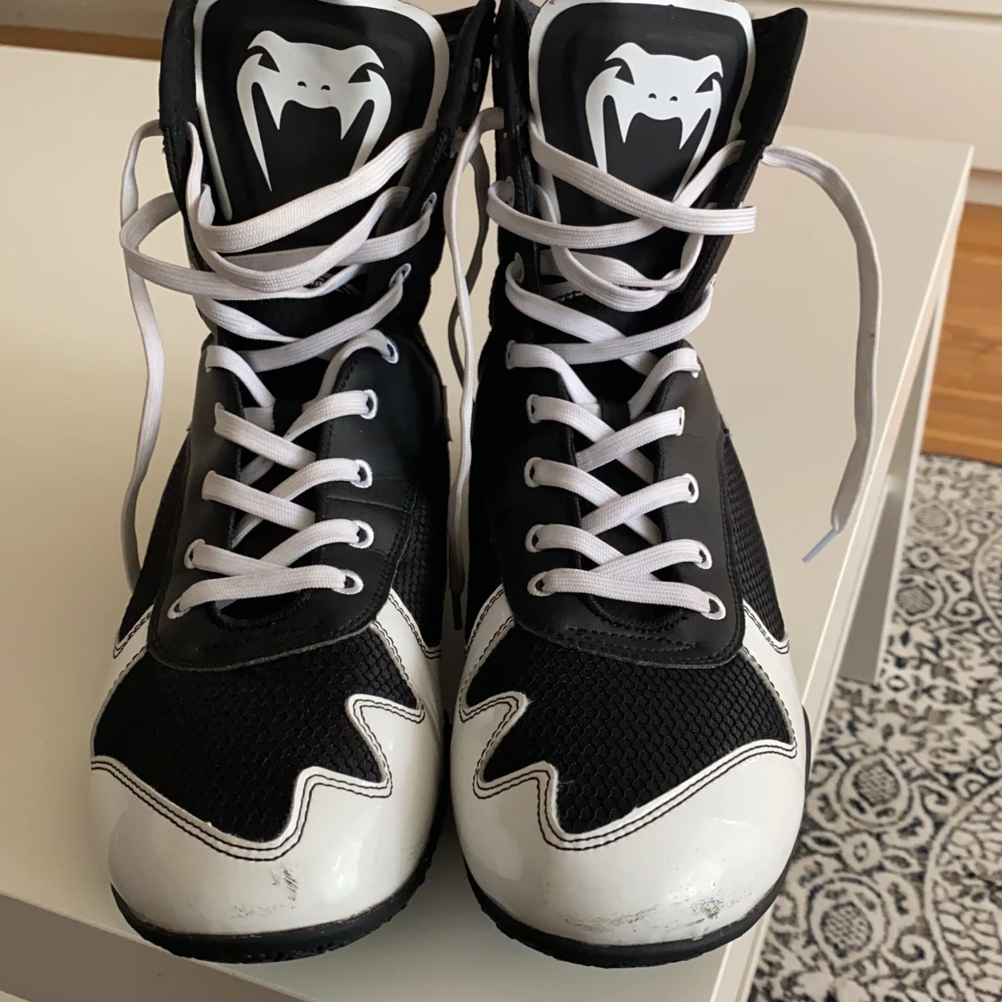 Ett par boxnings Venum skor. Jätte sköna och går för bra pris