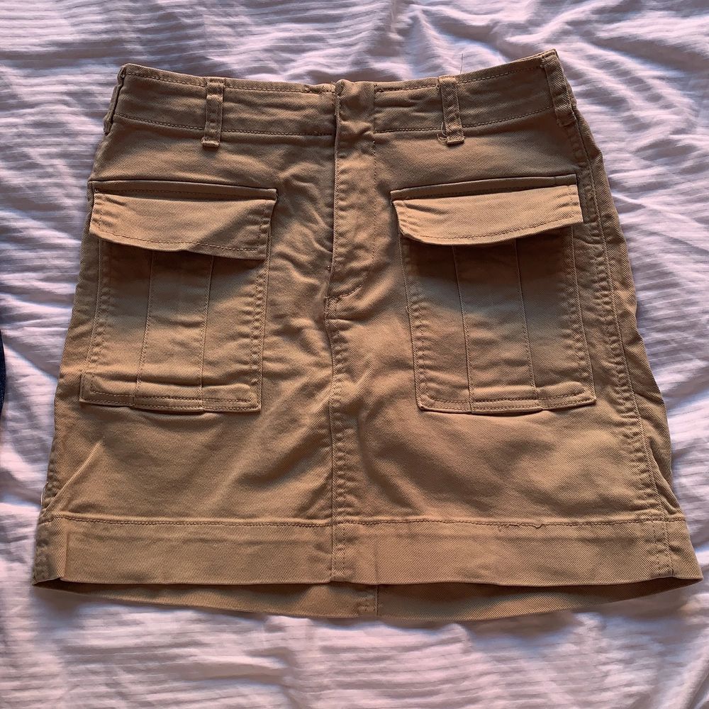 Jätte fin ”militär” kjol jeanstyg | Plick Second Hand
