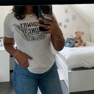 Highway Honey tröja - Supersöt och cool ”Highway Honey” tröja ifrån Gina Tricot i storlek M. Sparsamt använd.