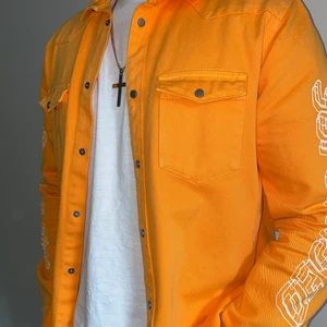 Zara Men’s Jacket (orange)  - Använd några gånger        Size L    Men’s Wear                                                  Priset kan diskuteras 