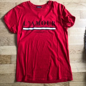 T-shirt - Jättefin t-shorts från boohoo som inte längre kommer till användning. 