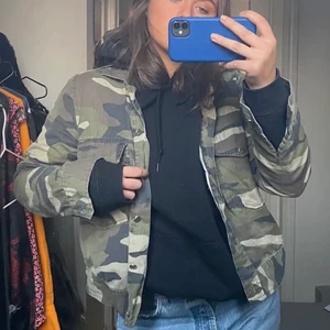 Jacka - Lägger upp igen! Tunn jacka från Gina