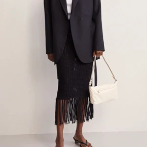 SÖKER - Söker denna kjolen från arket i storlek S eller XS💘💘