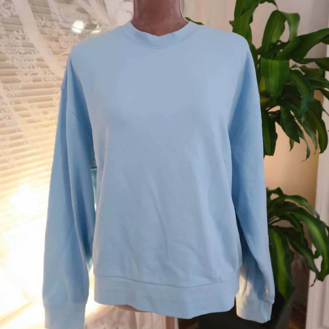 Weekday Sweater - 90