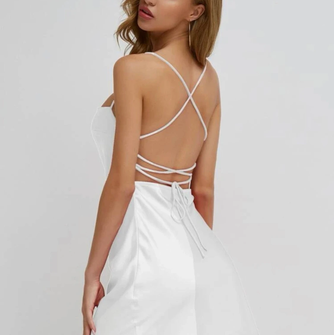 Vit satin klänning ❤️