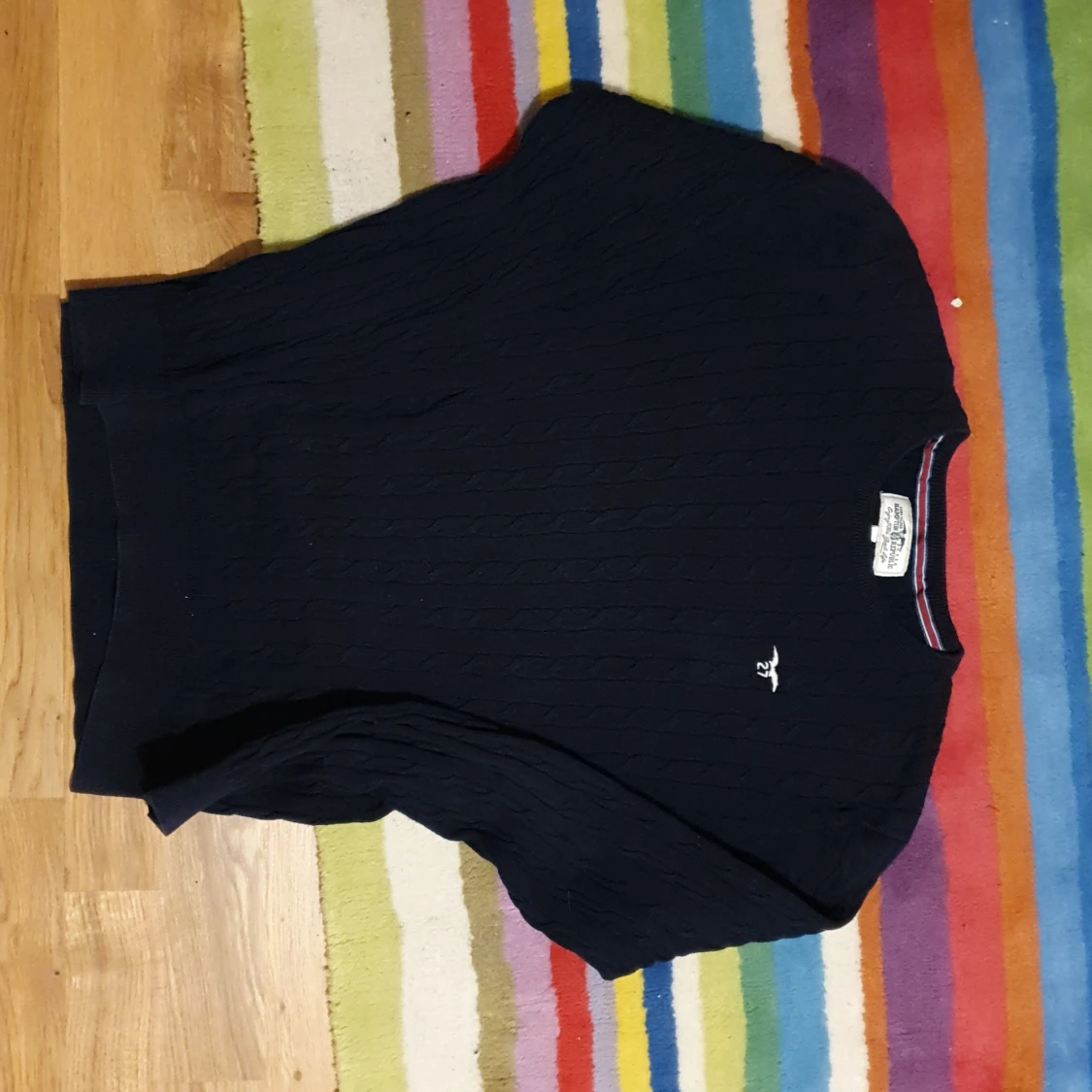 Fin mörkblå stickad jumper.  - 90