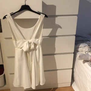 Klänning  - En klänning som inte kommer till användning längre 