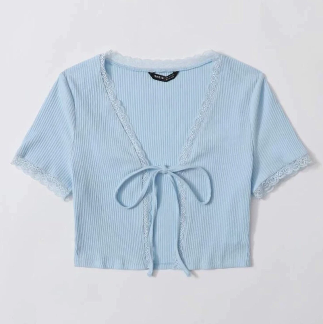 ljusblå knytbar topp / kofta med spets - 90