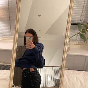 Levis jeans - Säljer dessa levis jeans med lite bootcut i storlek 26, bra längd på mig, jag är 166cm❤️