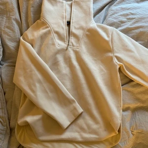 Super mysig jumper  - Oversized as mysig tröja/jumper. Dragkedjan kan man justera och är som ny! 